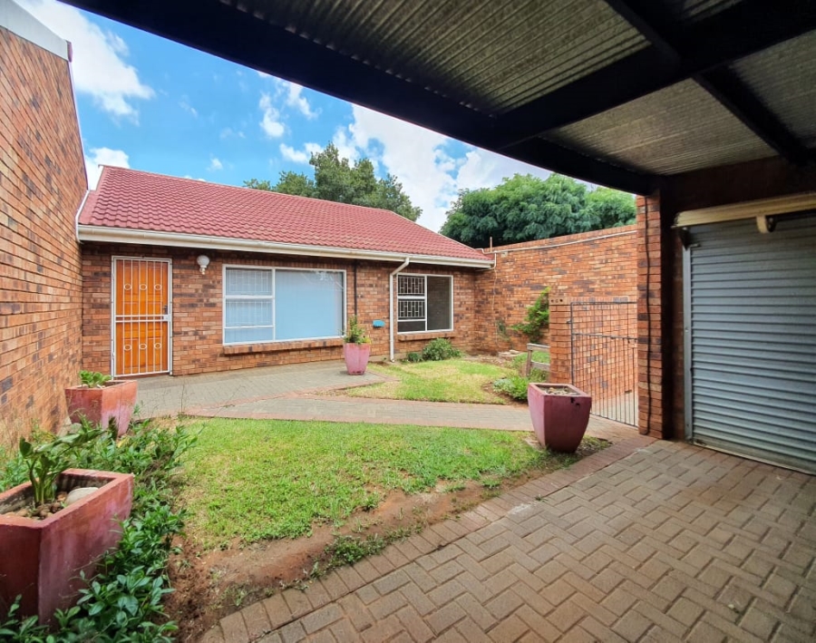 2 Bedroom Property for Sale in Pellissier Free State